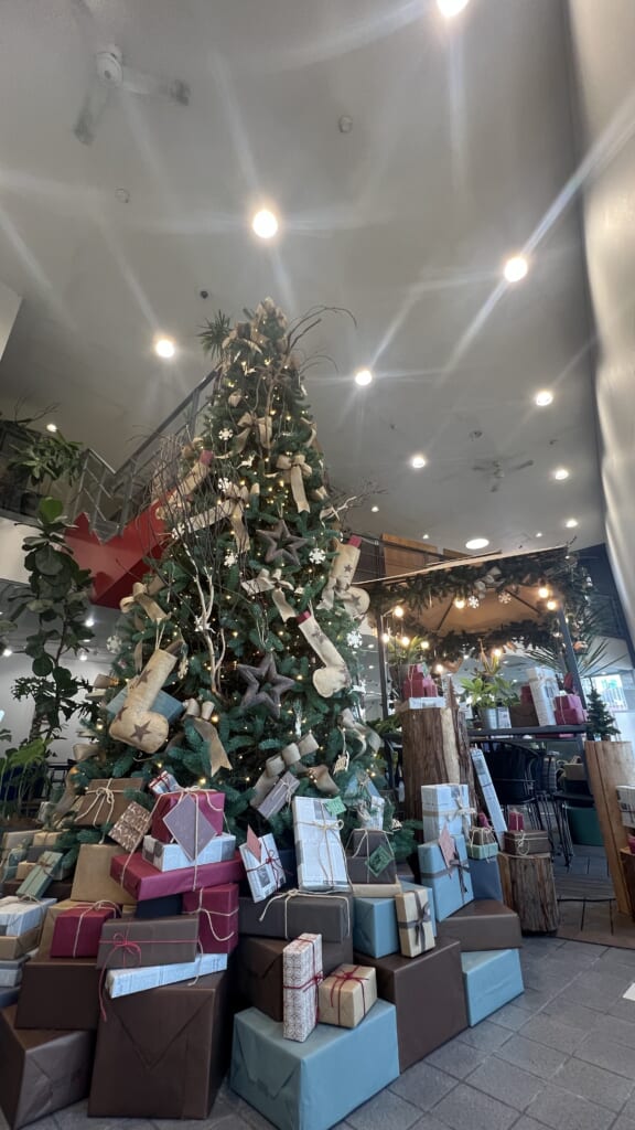 🎄Christmas has come to our showroom🎄