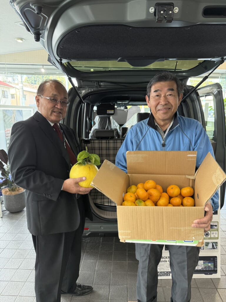 お客様より差入れいただきました🍊